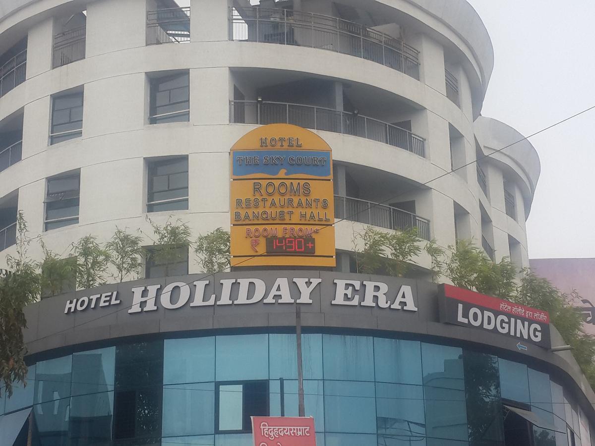 Hotel Holiday Era Opposite Railway Station Аурангабад Экстерьер фото